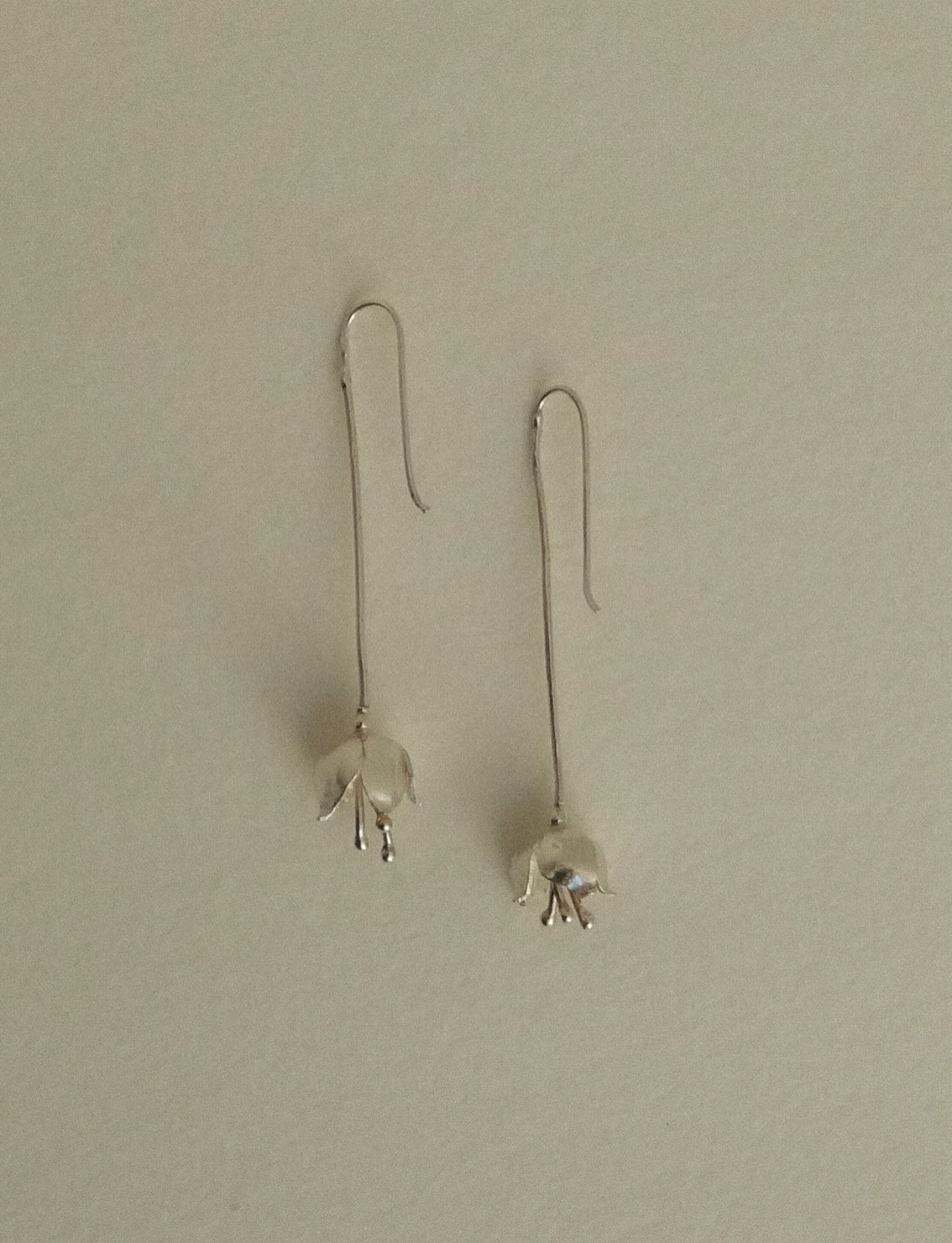 aretes lilies of the valley