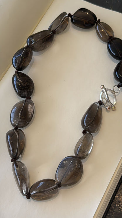 Collar de quarzo ahumado