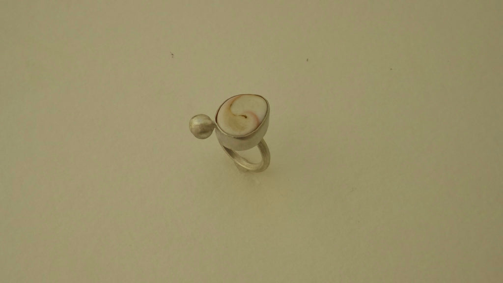 anillo queen conch shell