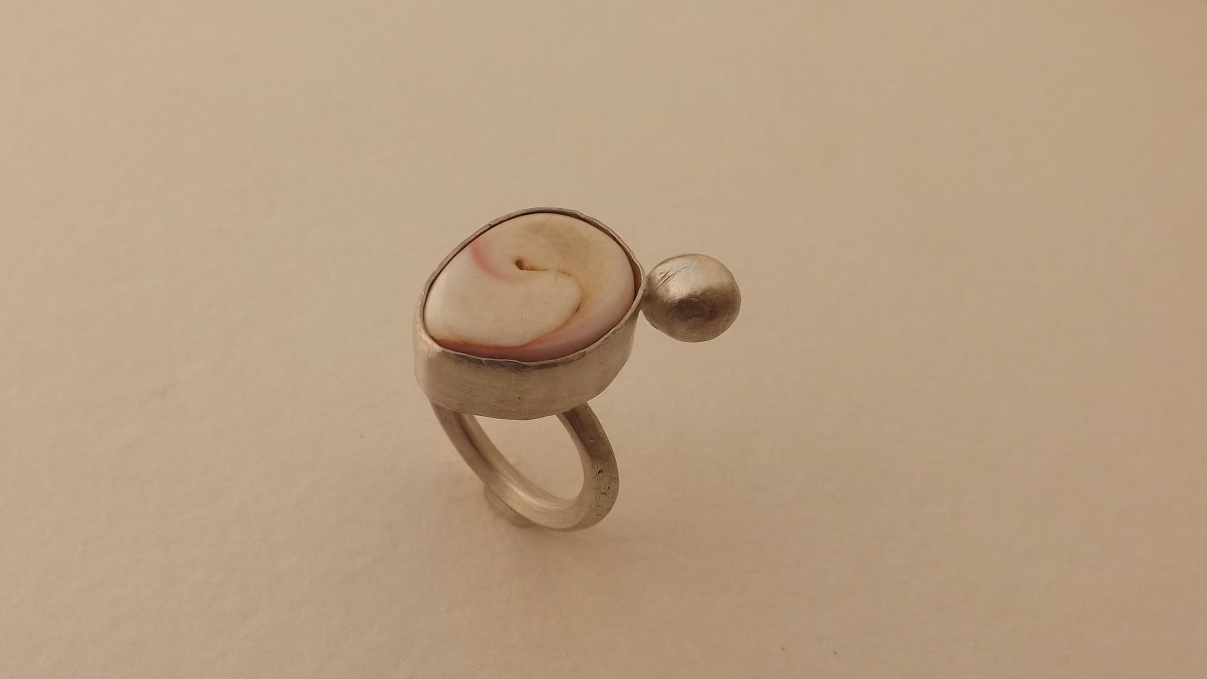 anillo queen conch shell